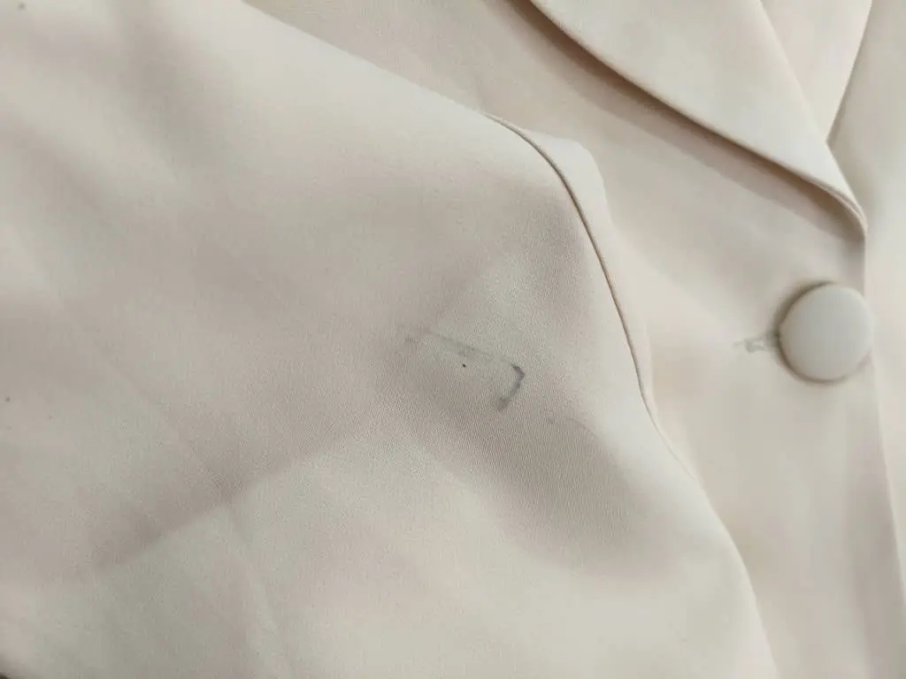 1664- کت و شلوار مهرسا (ایراد دار)